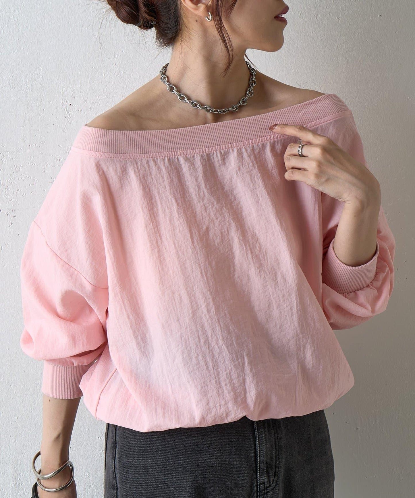 【AW】輕薄透視一字肩套頭衫