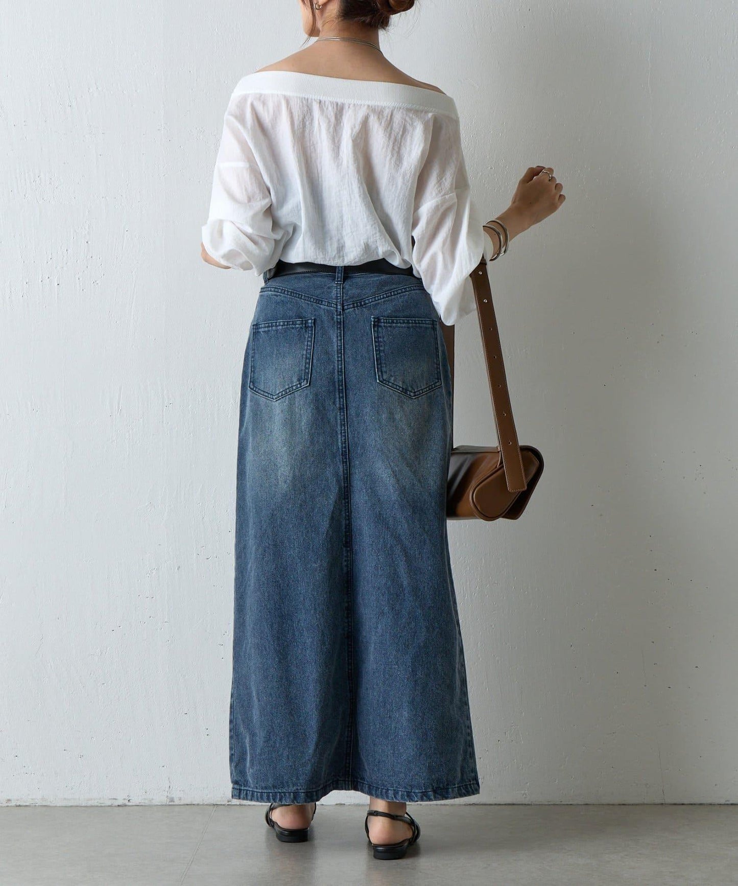 【AW】輕薄透視一字肩套頭衫