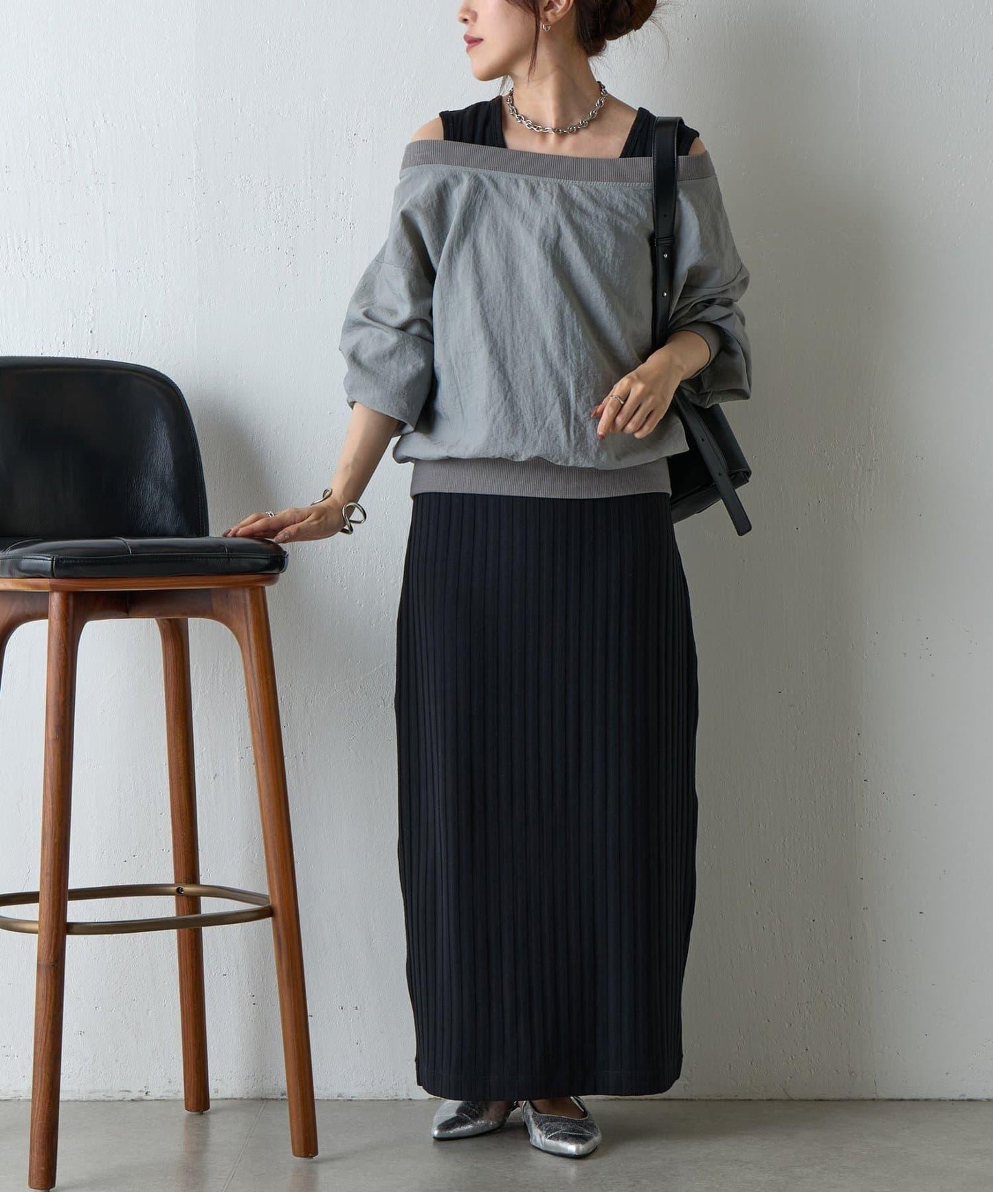 【AW】輕薄透視一字肩套頭衫