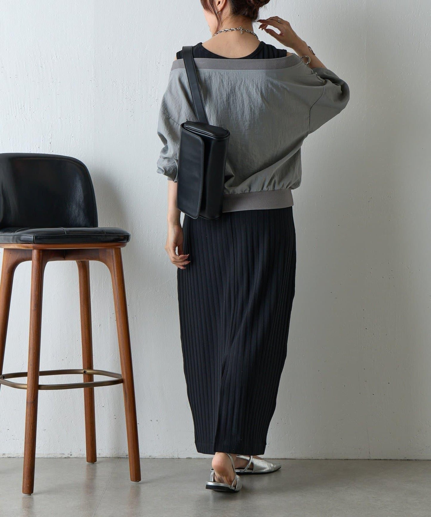 【AW】輕薄透視一字肩套頭衫