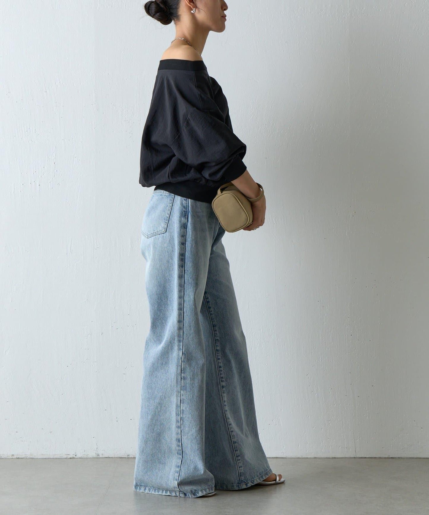 【AW】輕薄透視一字肩套頭衫