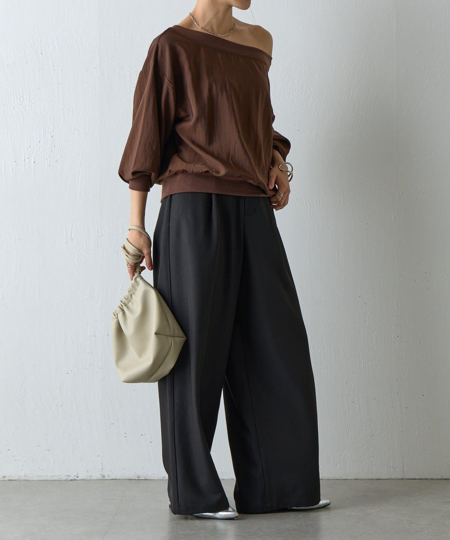 【AW】輕薄透視一字肩套頭衫