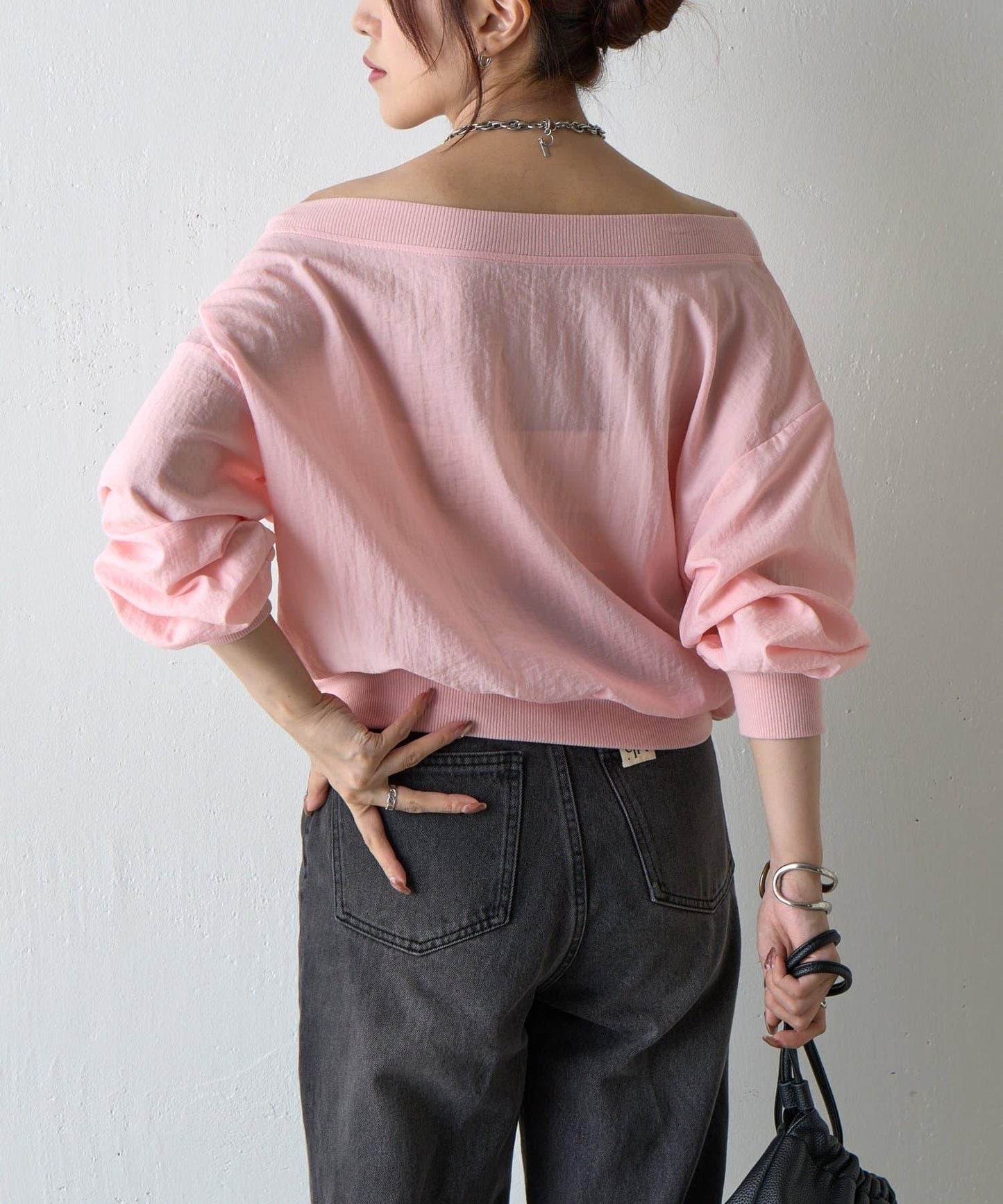 【AW】輕薄透視一字肩套頭衫