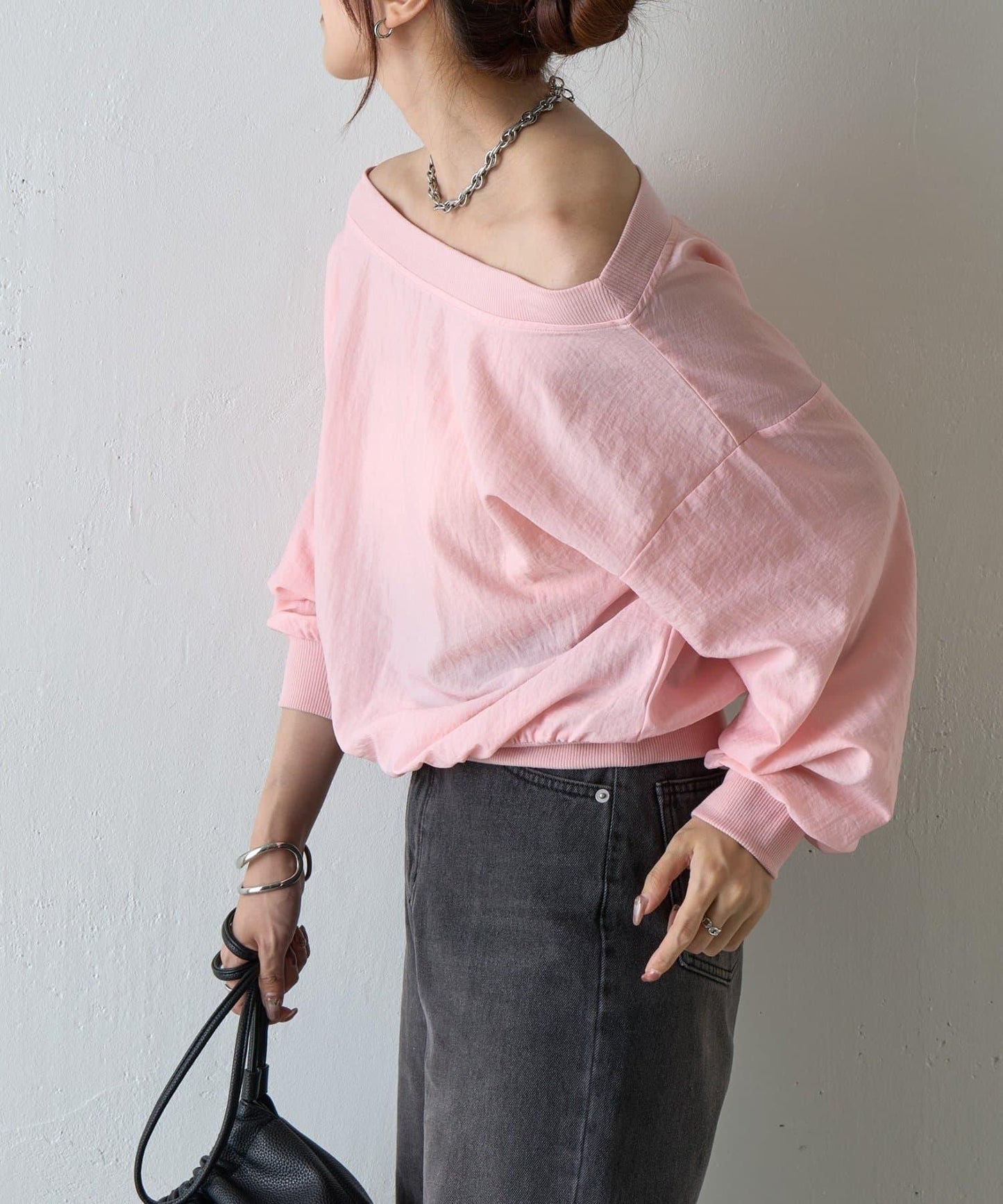 【AW】輕薄透視一字肩套頭衫