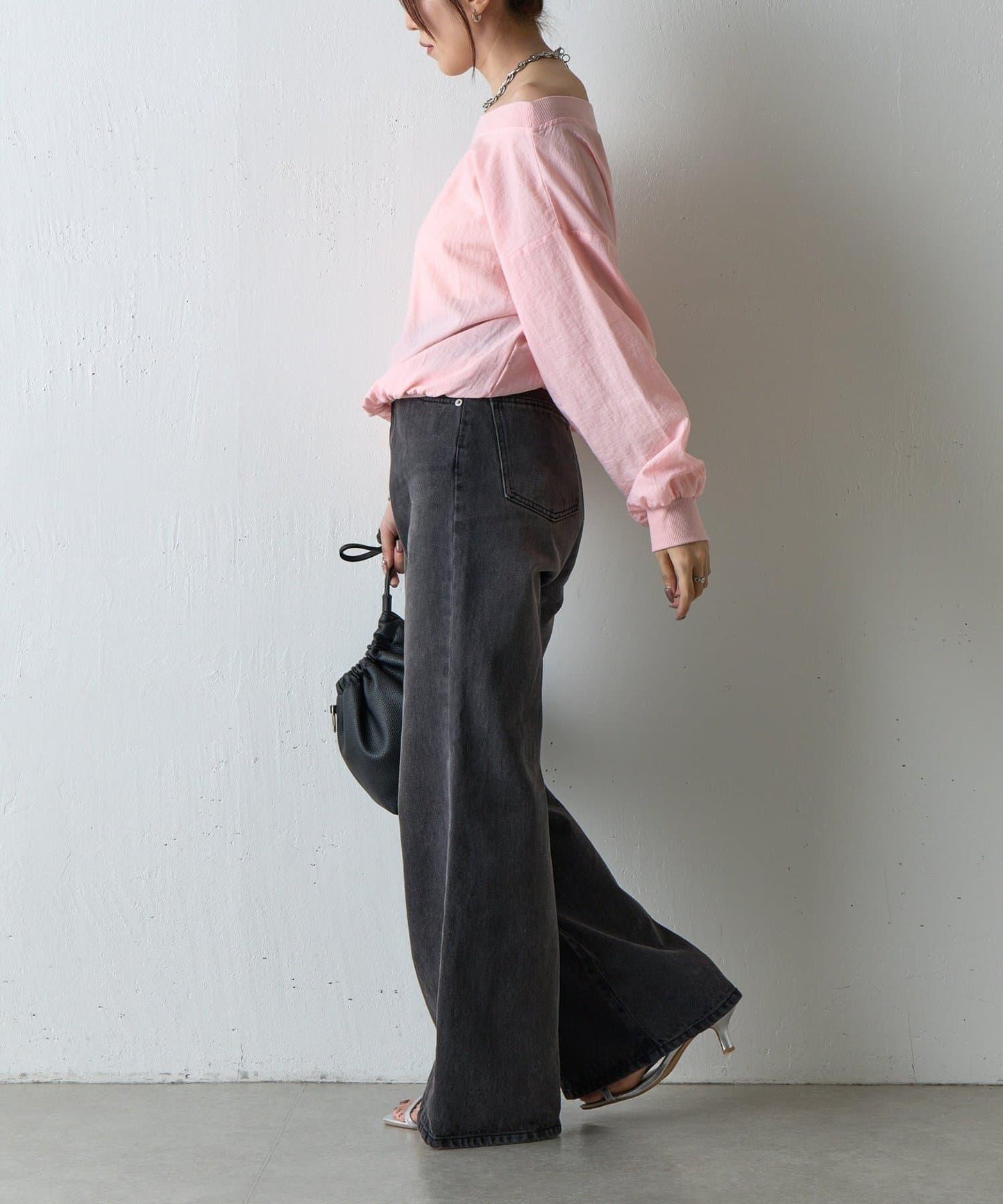 【AW】輕薄透視一字肩套頭衫