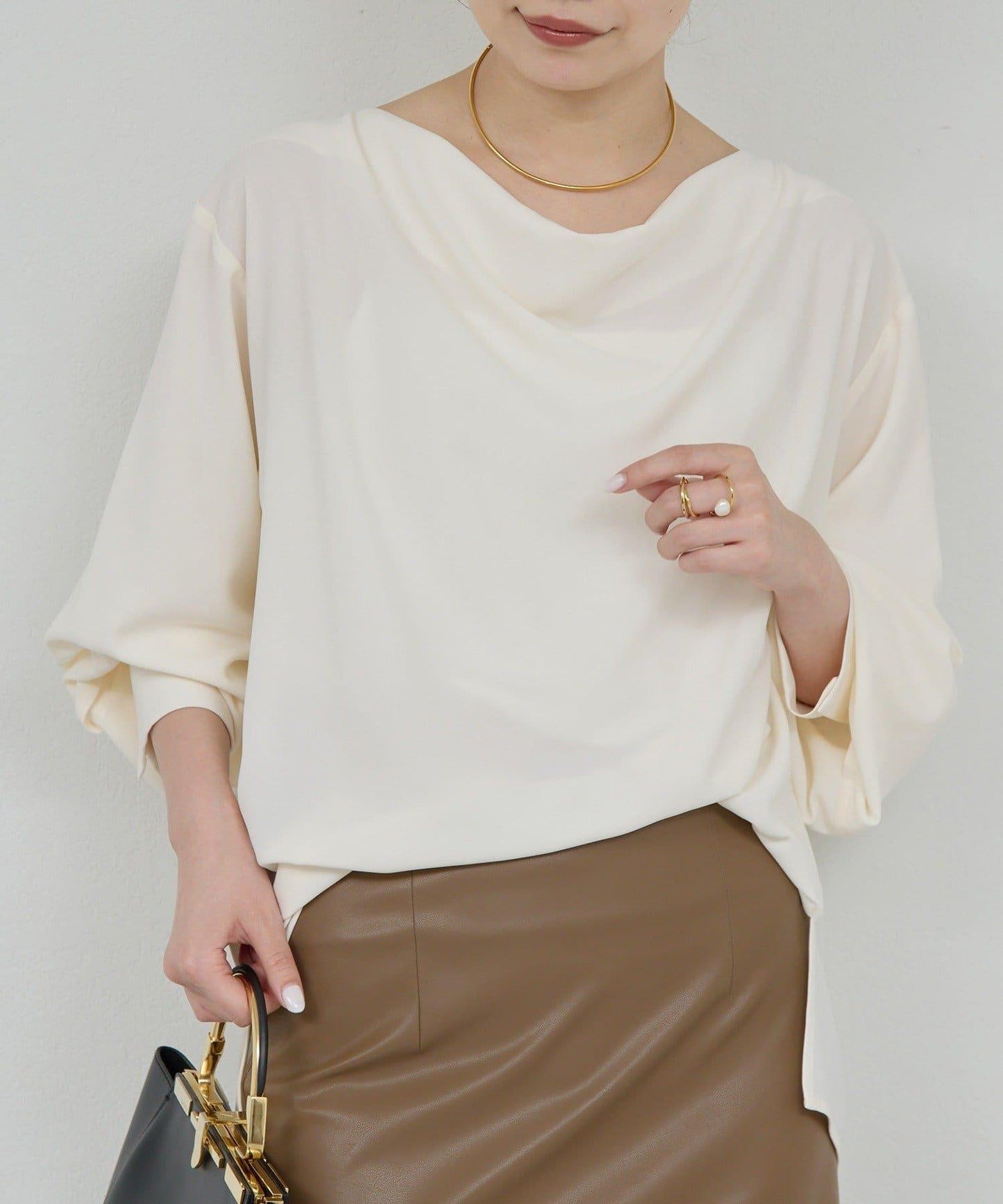 前襟褶皺女襯衫