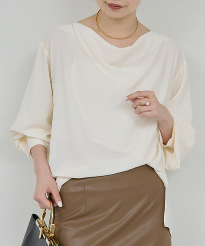 前襟褶皺女襯衫