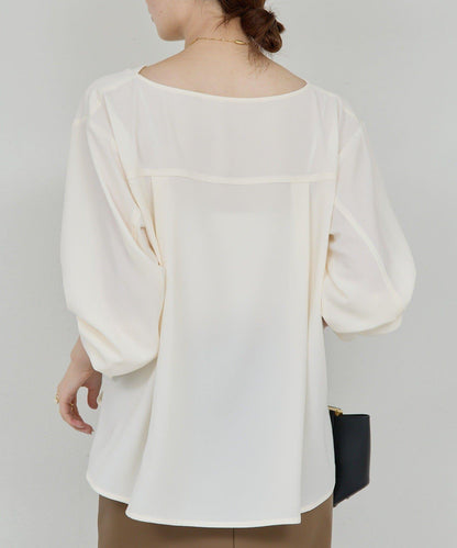 前襟褶皺女襯衫