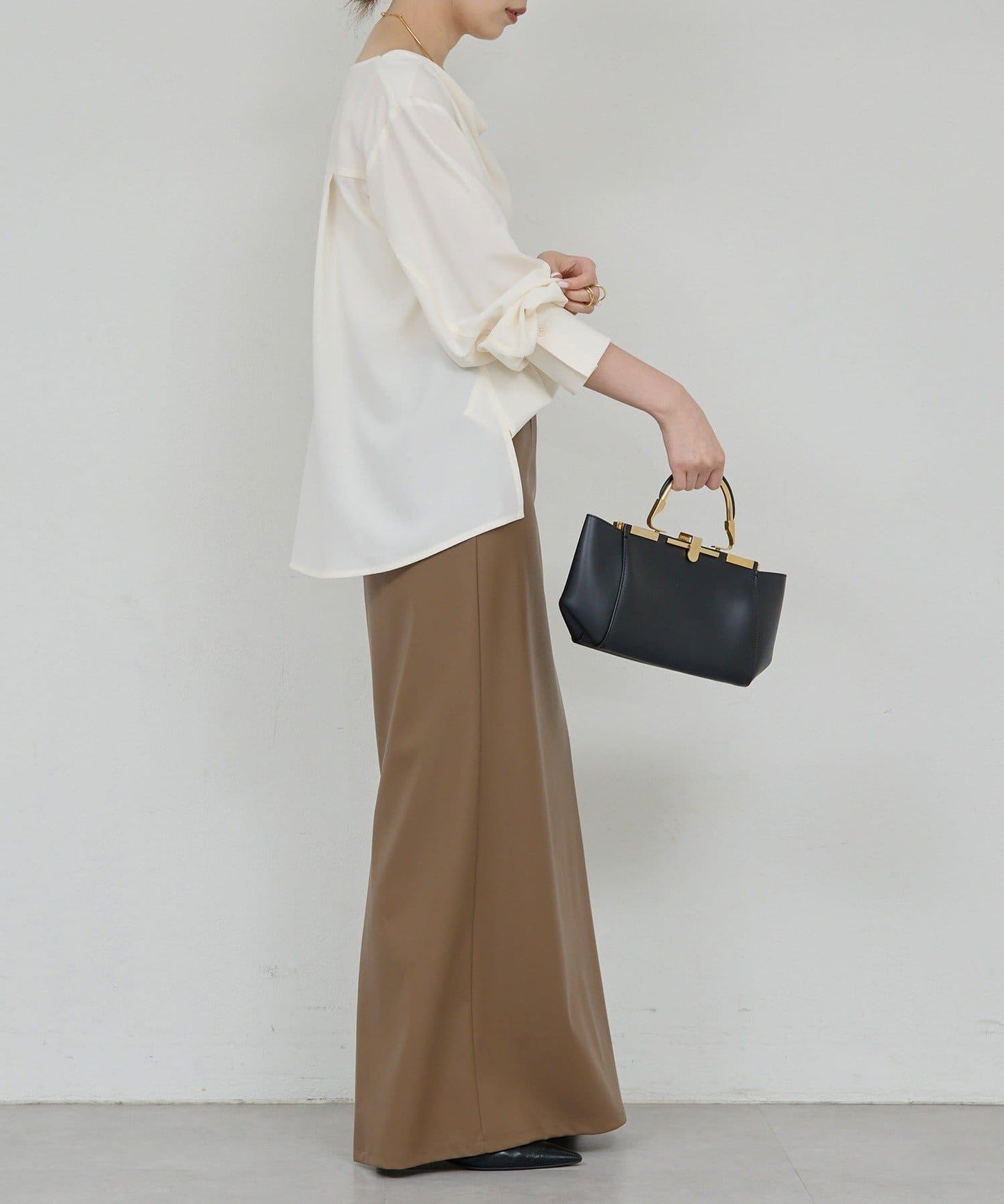 前襟褶皺女襯衫