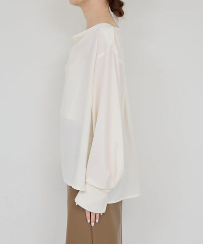 前襟褶皺女襯衫