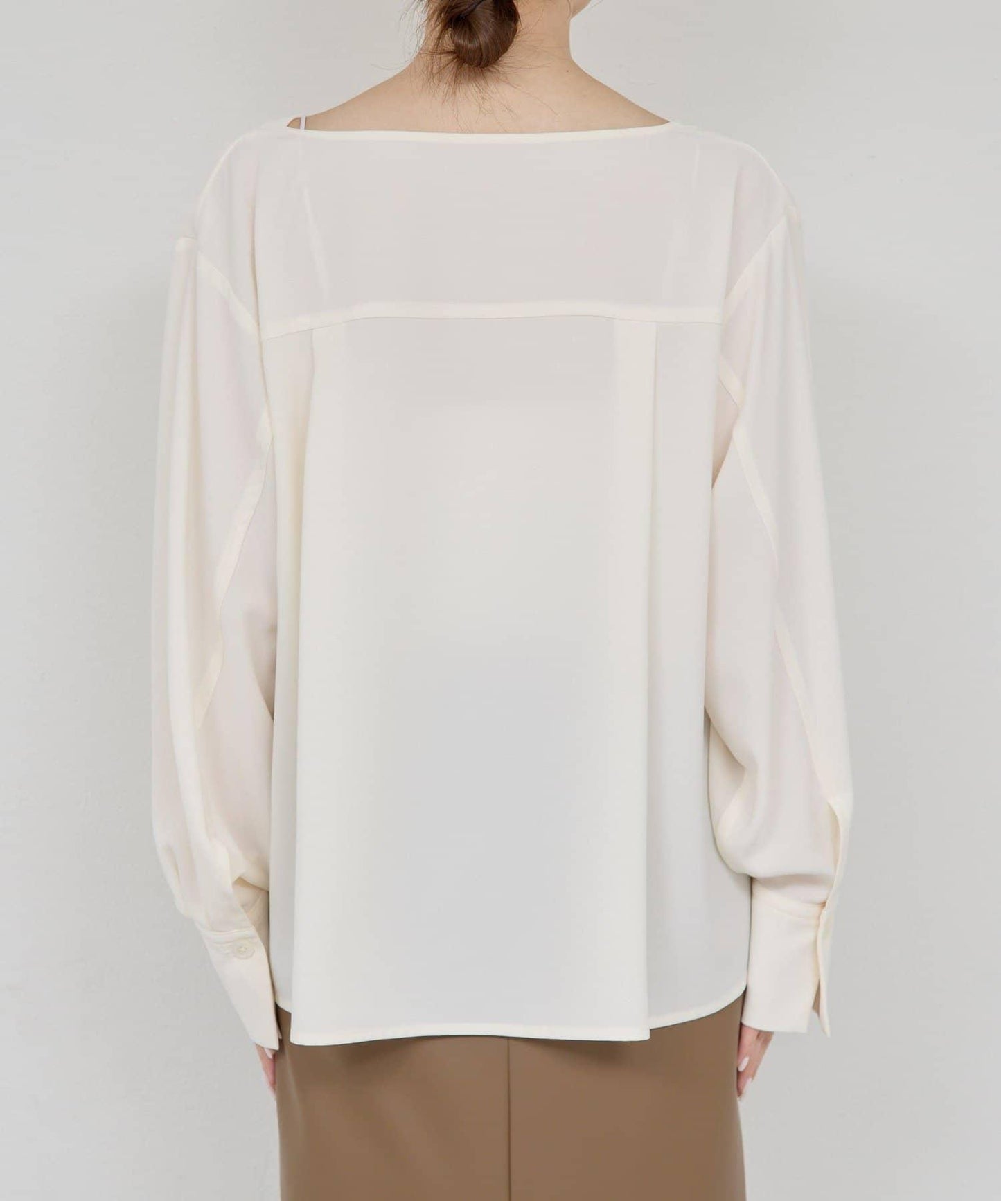 前襟褶皺女襯衫