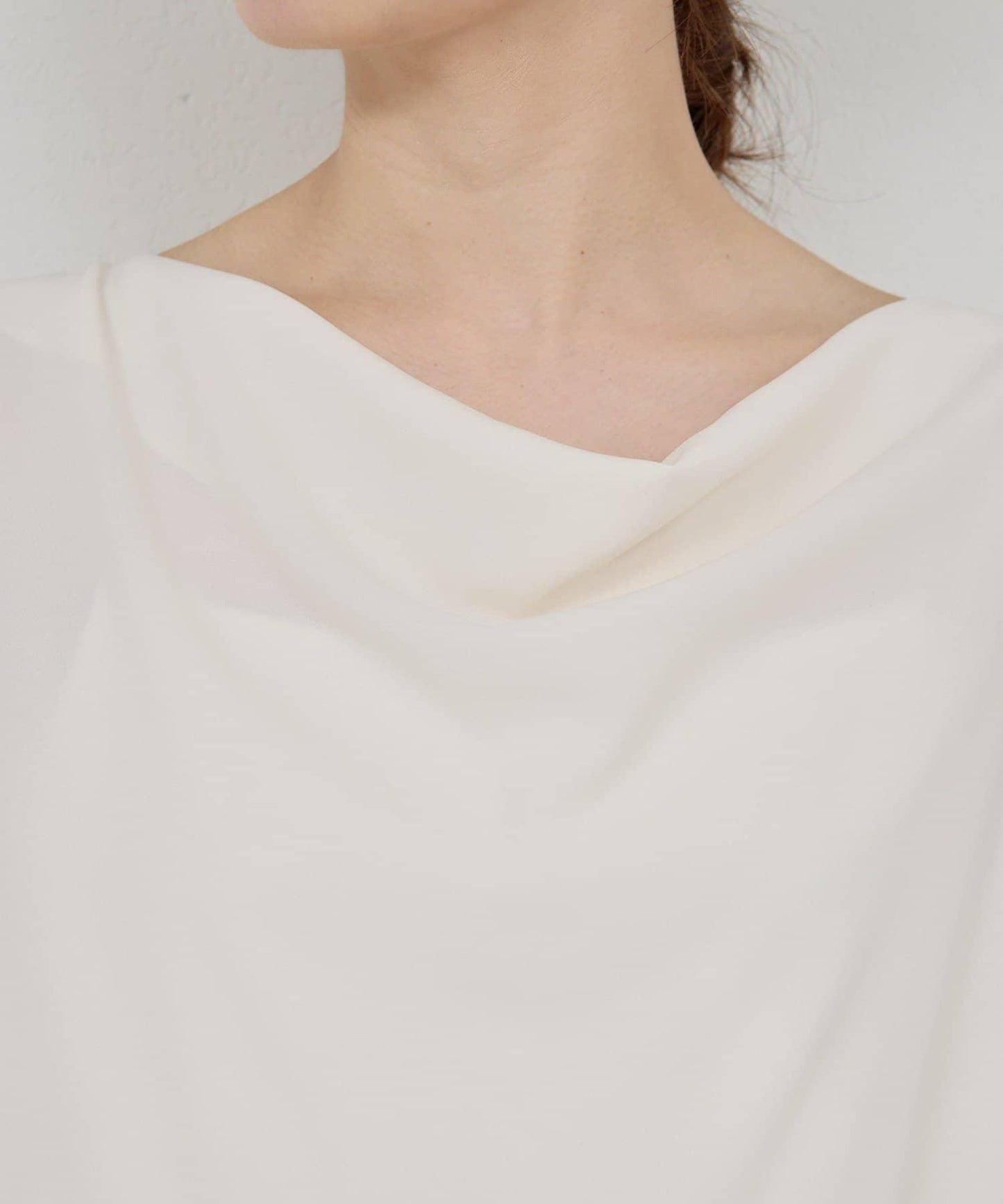 前襟褶皺女襯衫