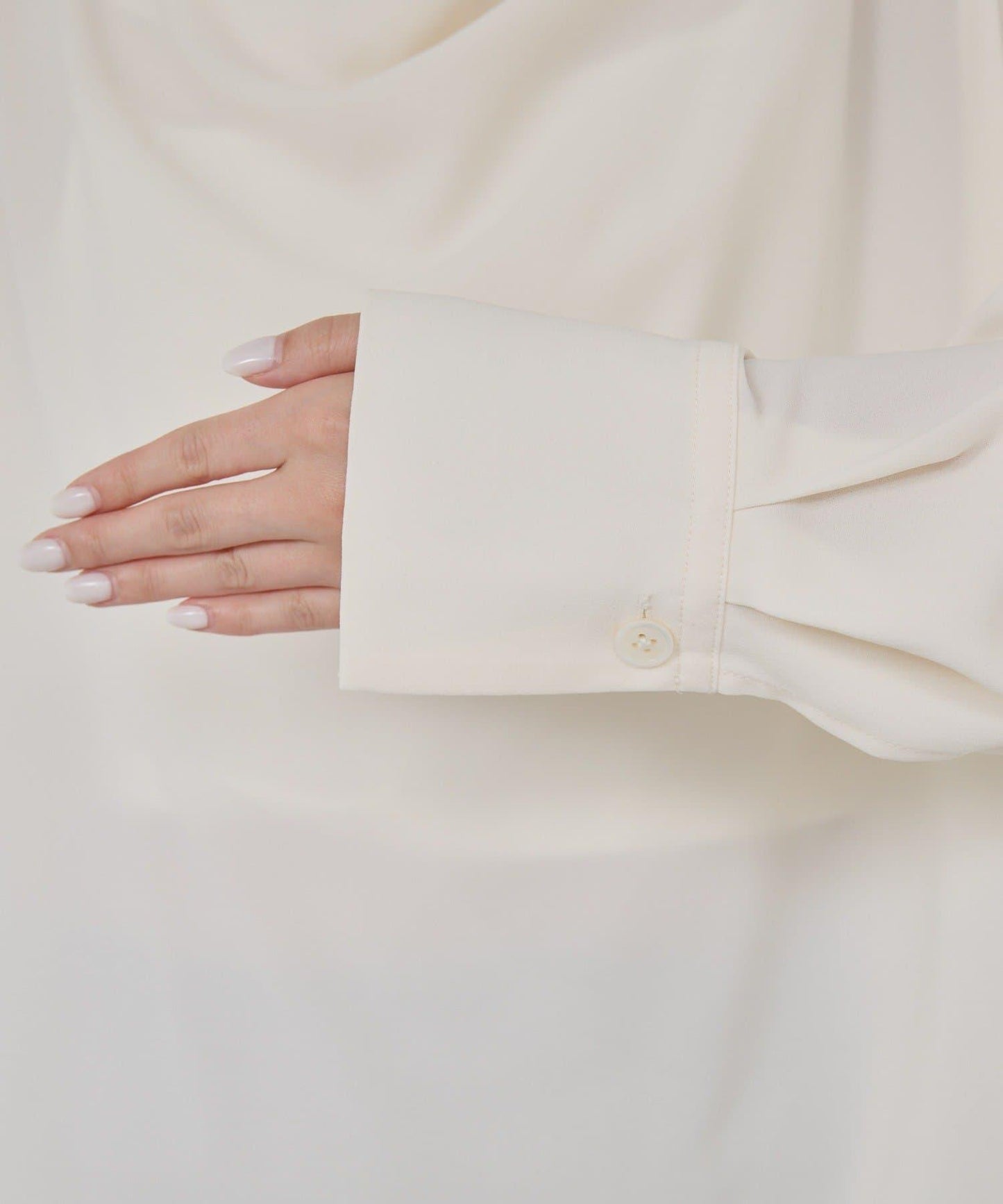 前襟褶皺女襯衫