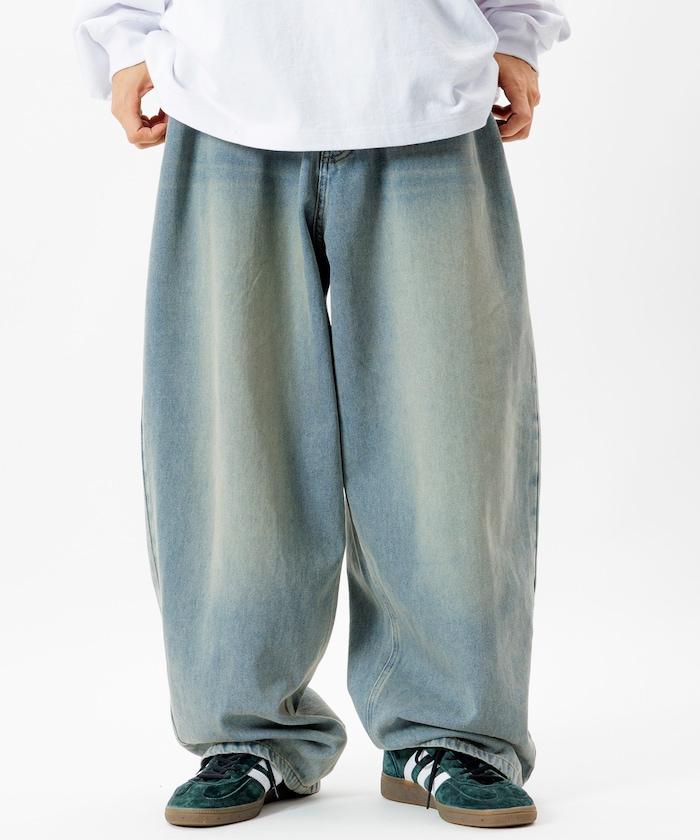 寬鬆版型桶形牛仔褲 / 水洗工藝 / 過染工藝