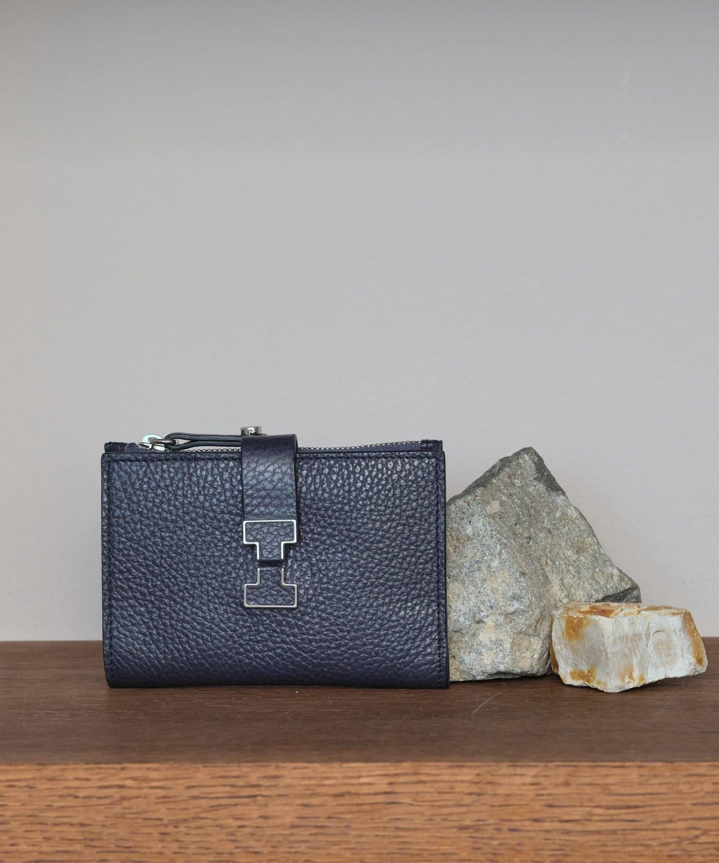 【coming soon】アバ 半折錢包 CERVO