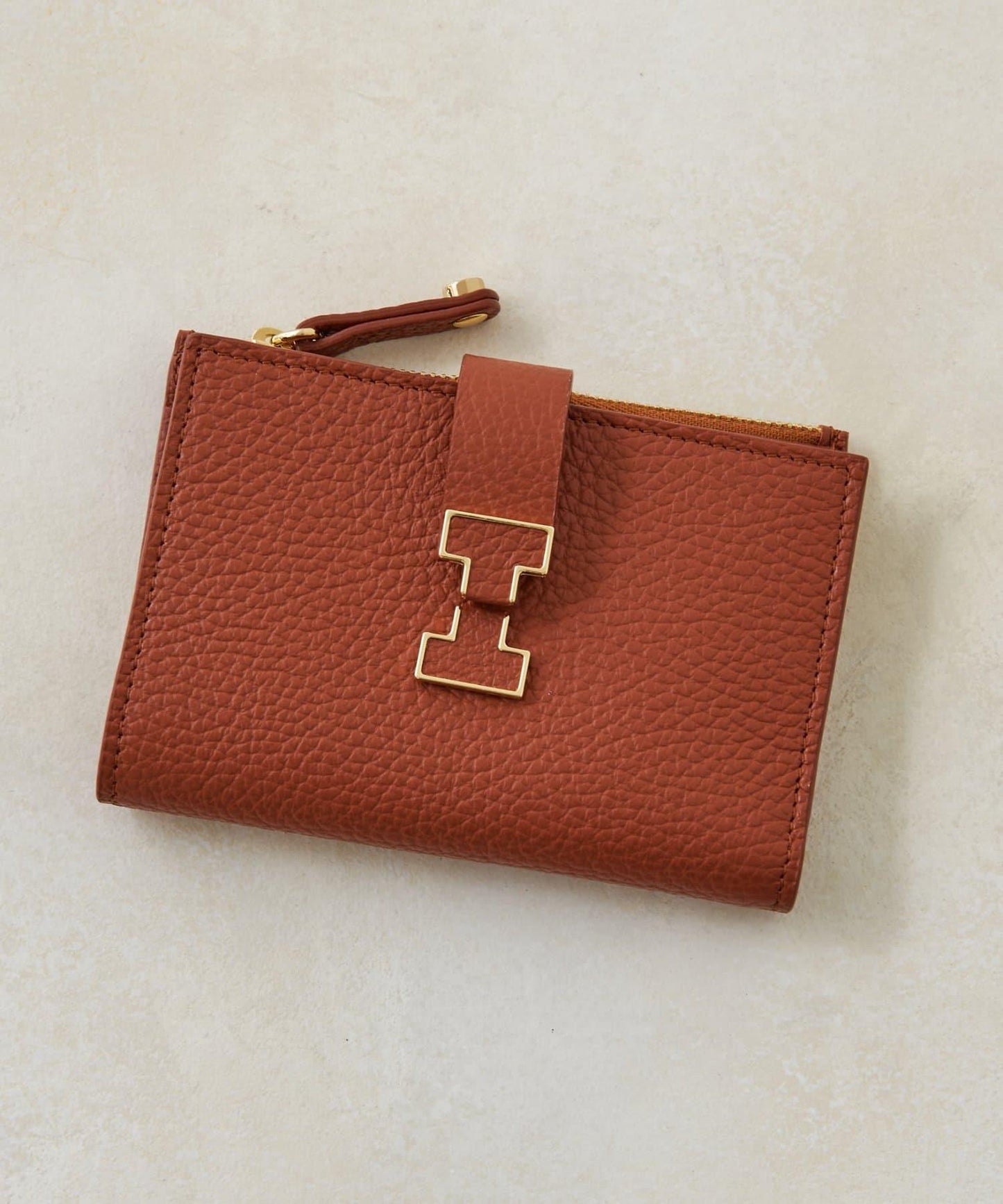 【coming soon】アバ 半折錢包 CERVO