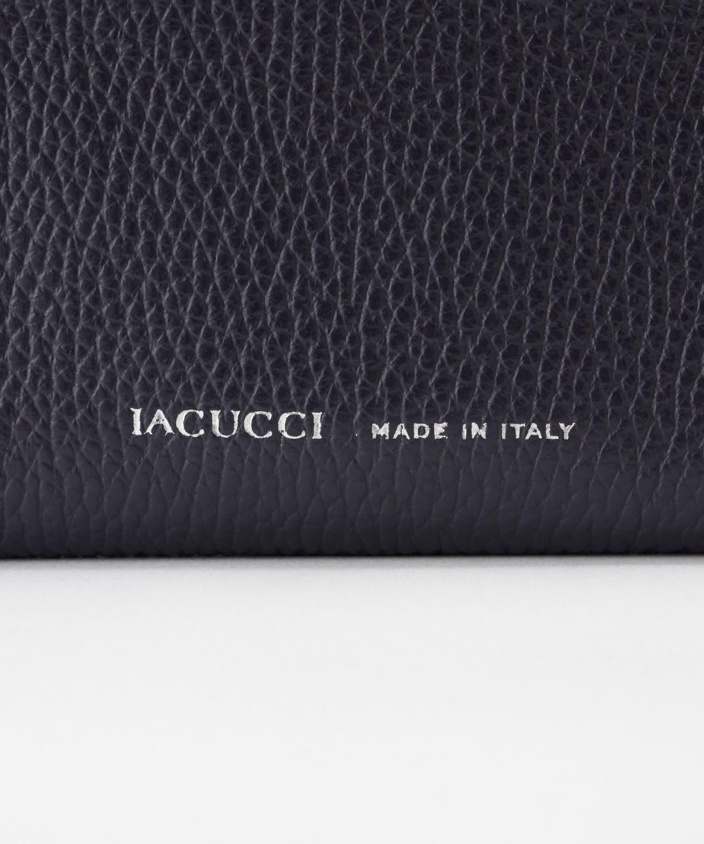 【coming soon】アバ 半折錢包 CERVO