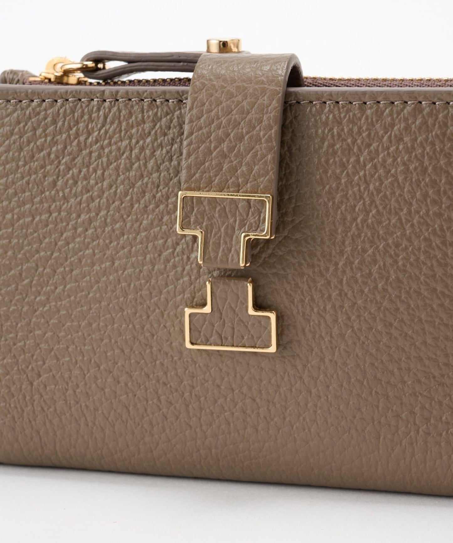 【coming soon】アバ 半折錢包 CERVO