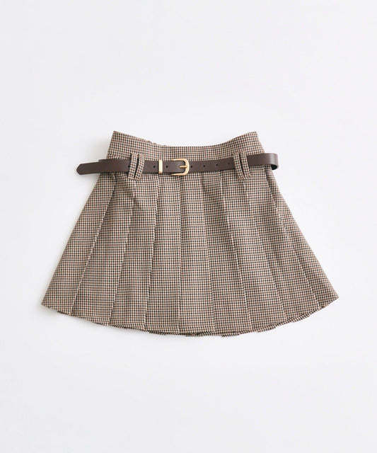 配合成皮腰帶百褶裙