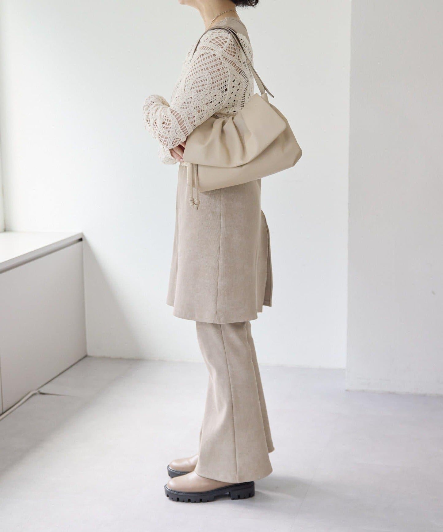 皮革翻蓋單肩包