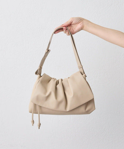 皮革翻蓋單肩包