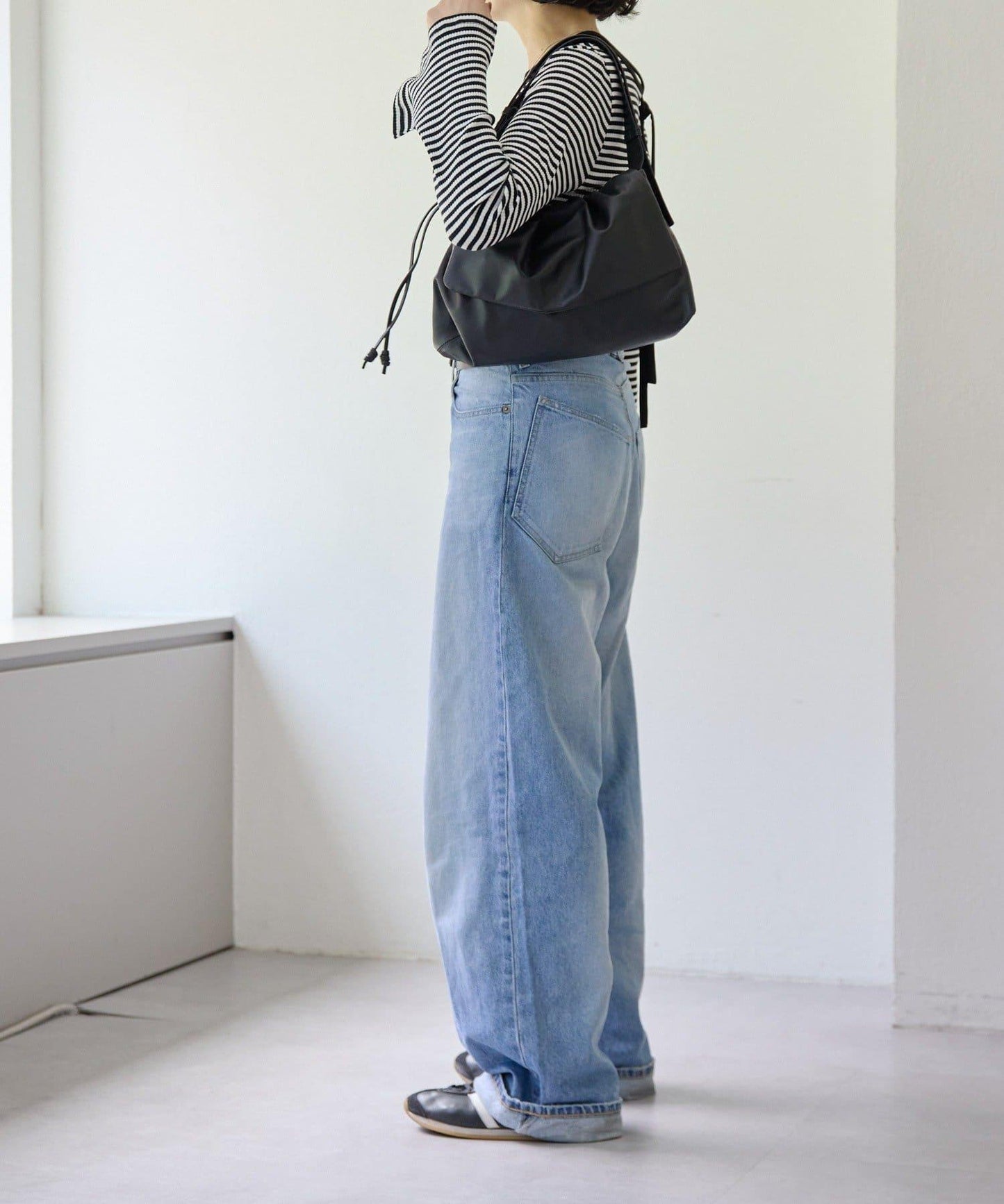 皮革翻蓋單肩包