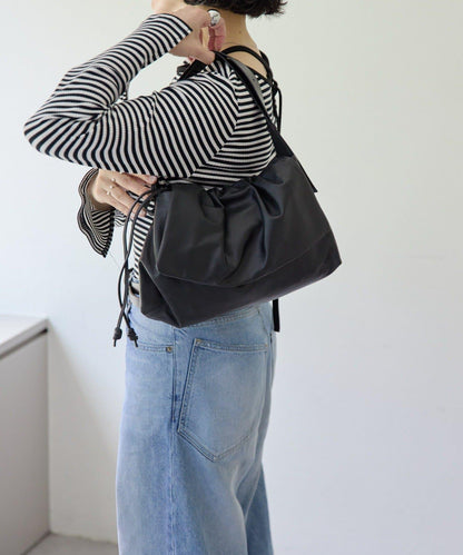 皮革翻蓋單肩包