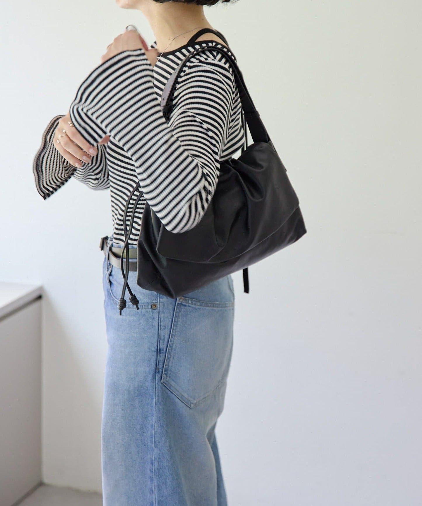 皮革翻蓋單肩包