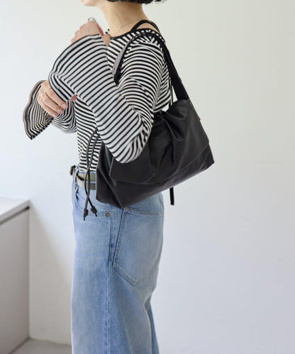 皮革翻蓋單肩包