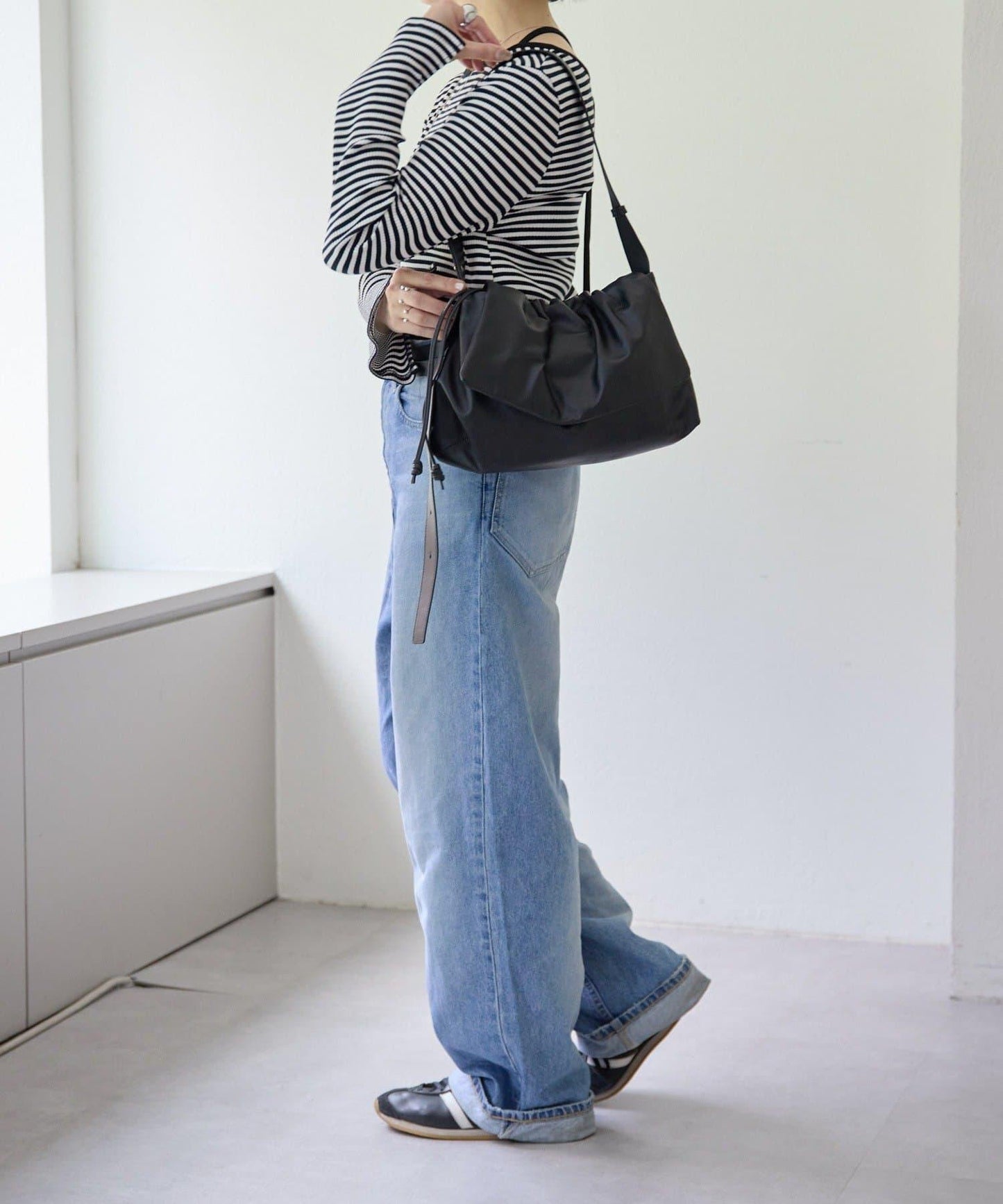 皮革翻蓋單肩包