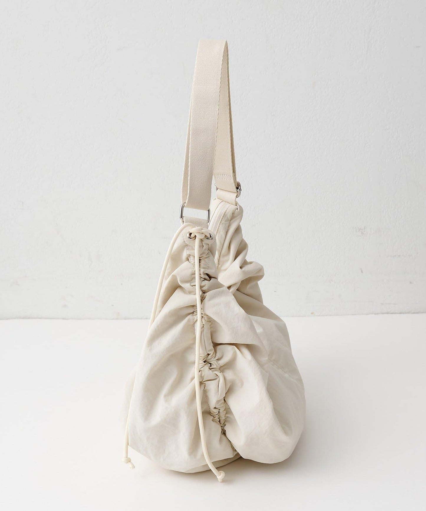 【THE PAUSE】褶皺肩揹包