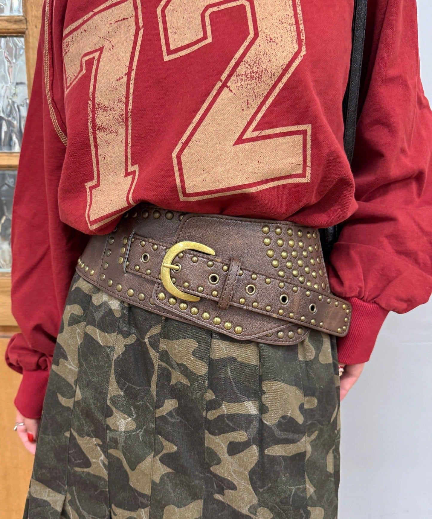 鉚釘寬版西部風腰帶