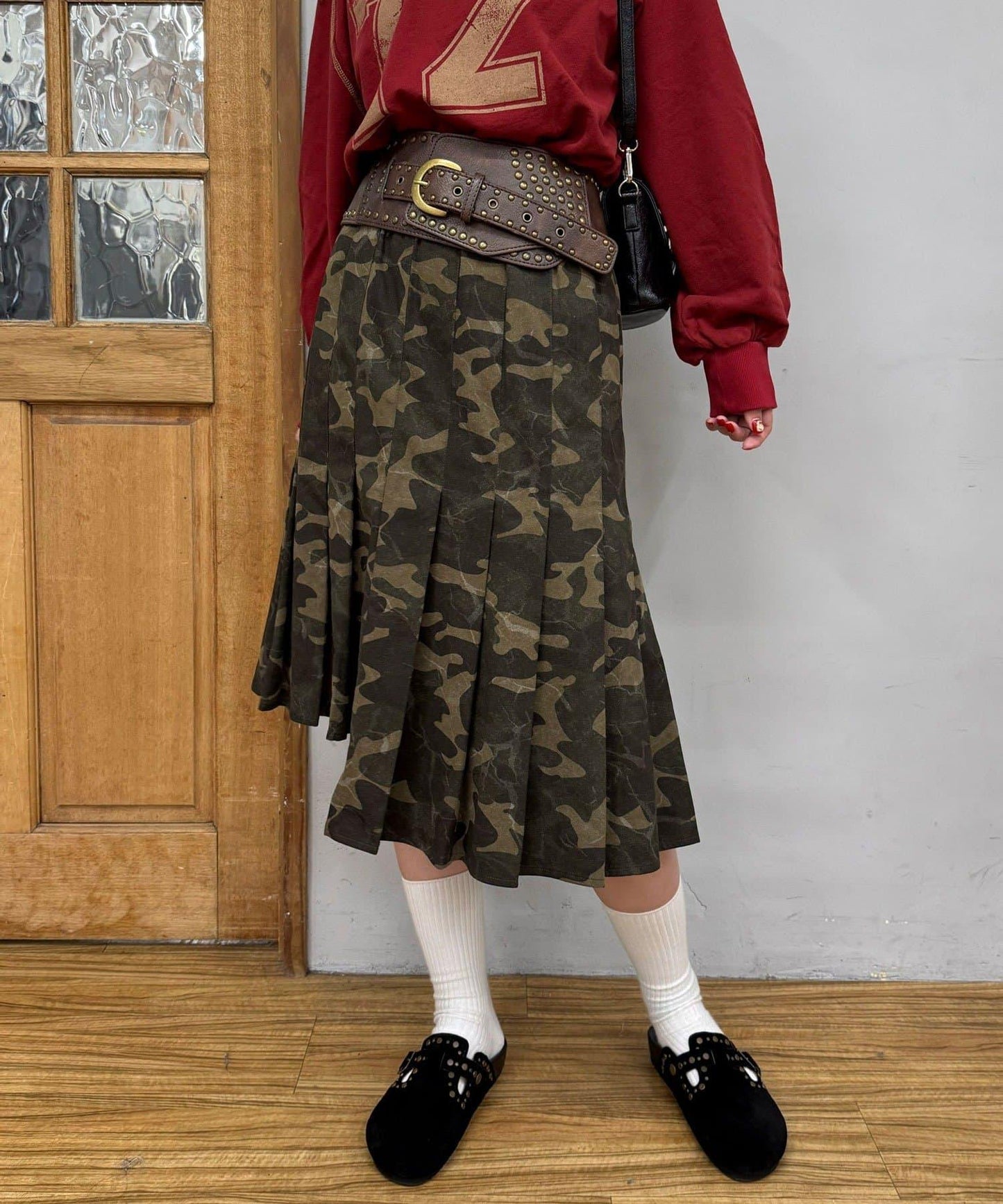 鉚釘寬版西部風腰帶