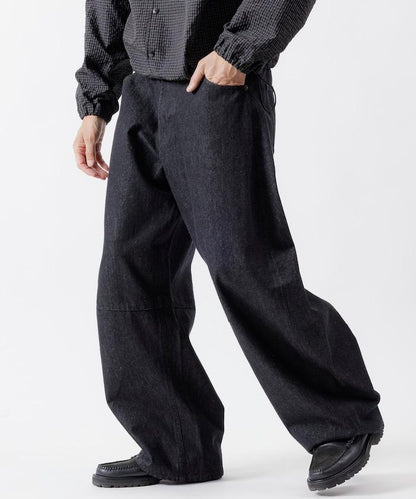 寬鬆版型弧形牛仔褲 單次水洗