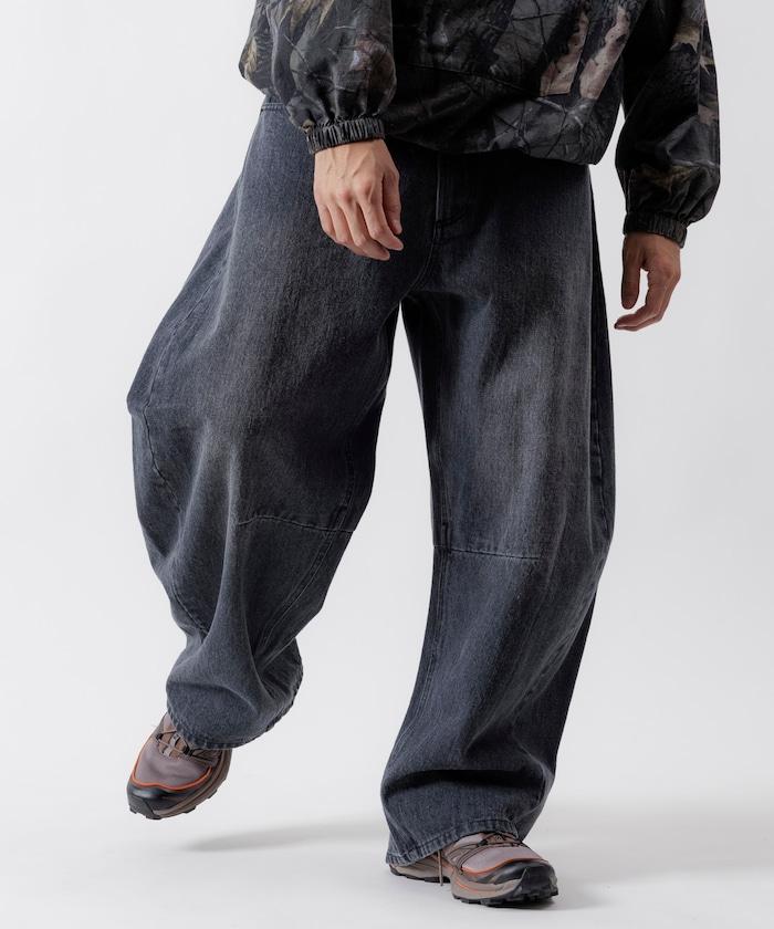 寬鬆版型弧形牛仔褲 單次水洗