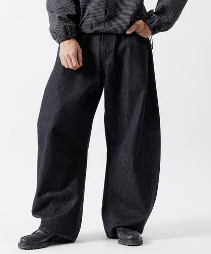 寬鬆版型弧形牛仔褲 單次水洗