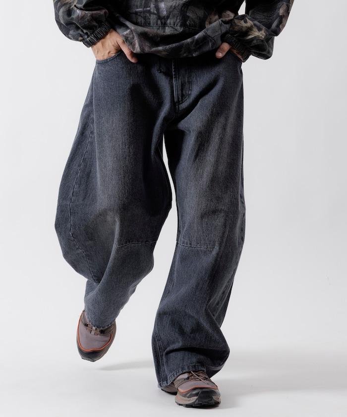 寬鬆版型弧形牛仔褲 單次水洗