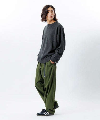 寬鬆版型 易打理 可水洗 圓領針織衫