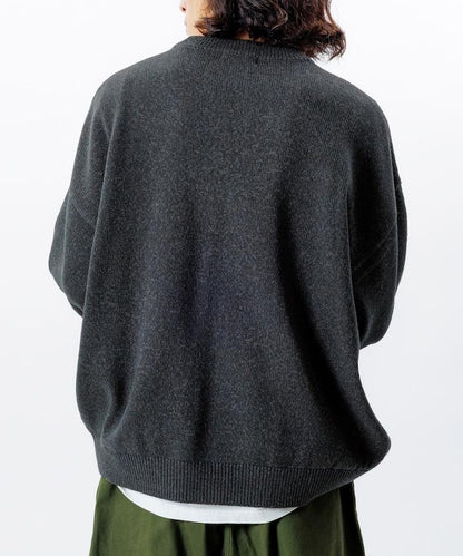 寬鬆版型 易打理 可水洗 圓領針織衫