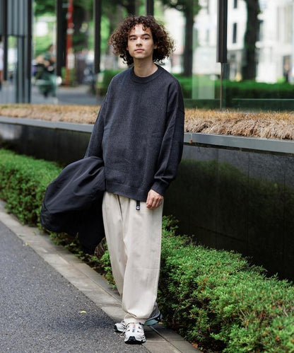 寬鬆版型 易打理 可水洗 圓領針織衫