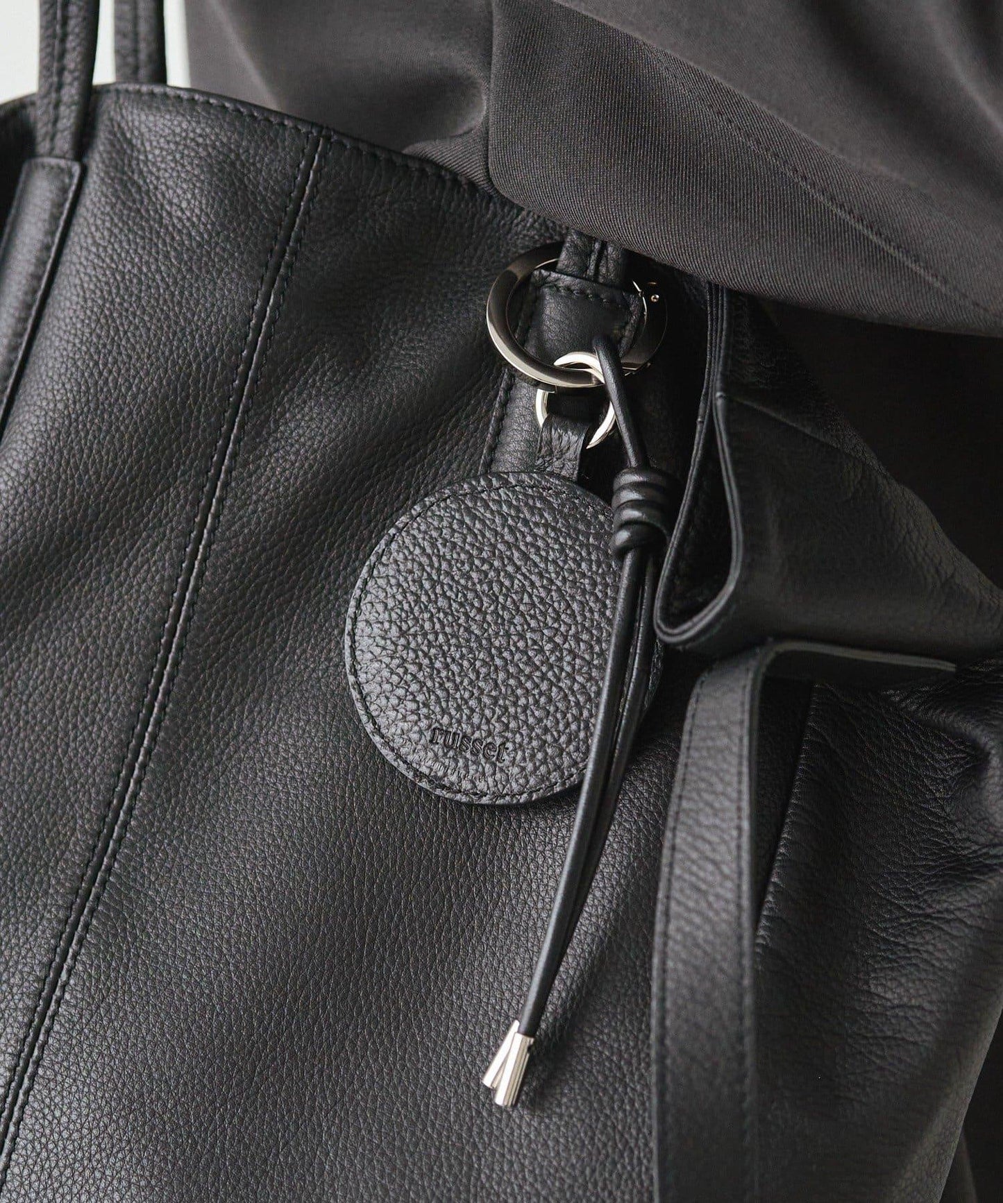 帶鏡子皮革掛飾