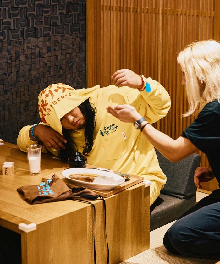 聯名 KANNAIGI × サウナ田ヒロユキ 長袖加絨館內服套裝 含束口揹包