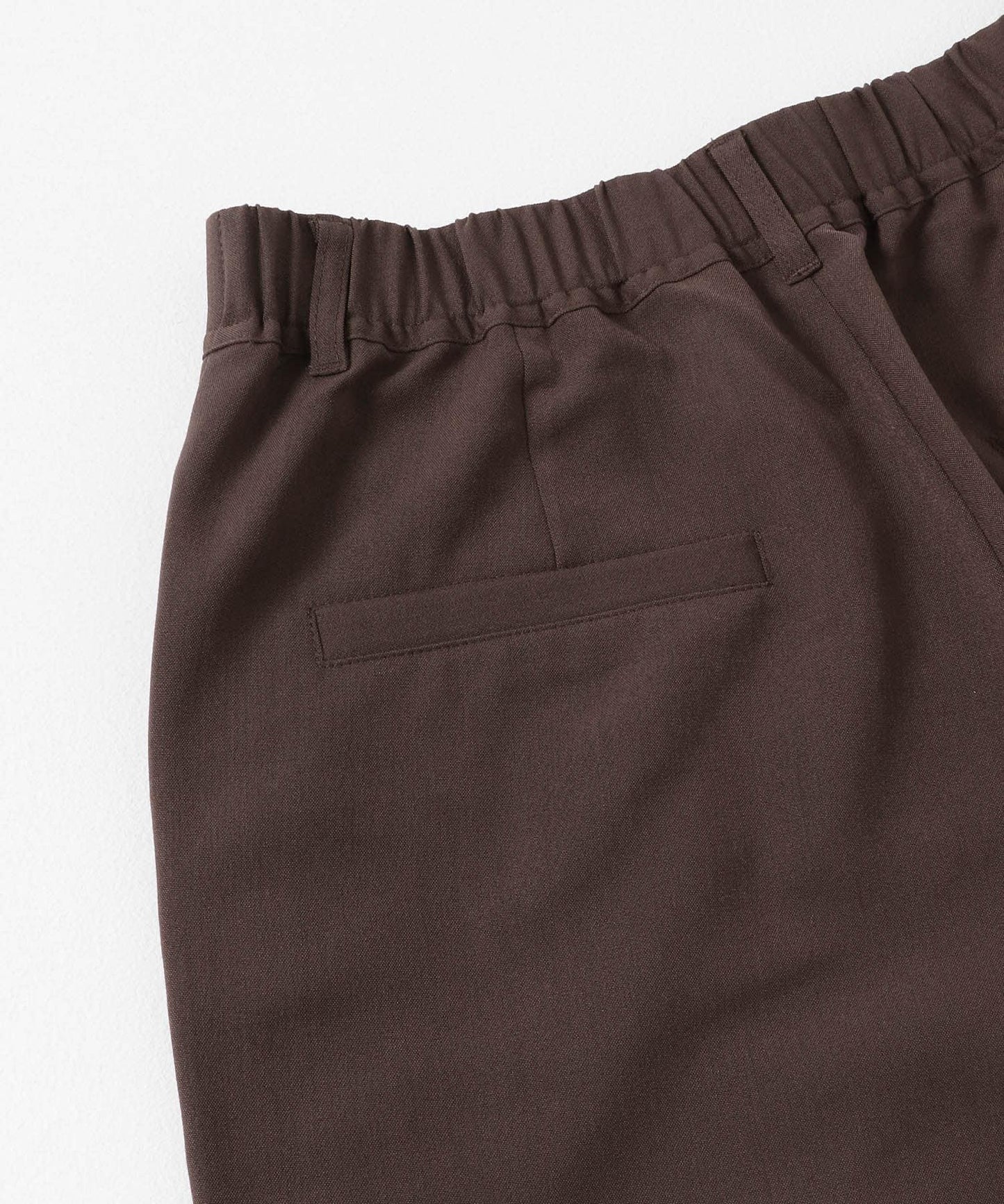 前縫線短褲