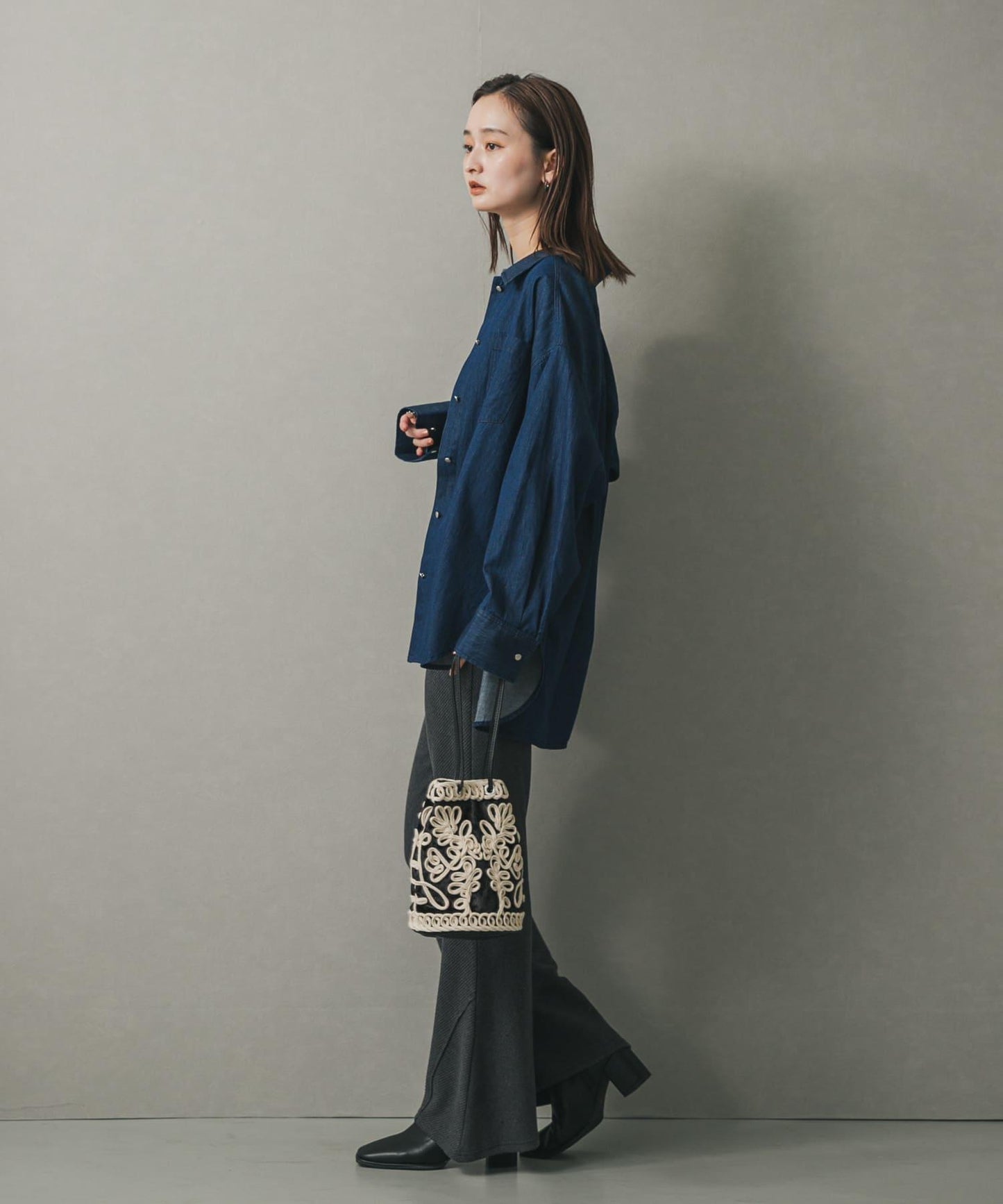 繡花天鵝絨手提包