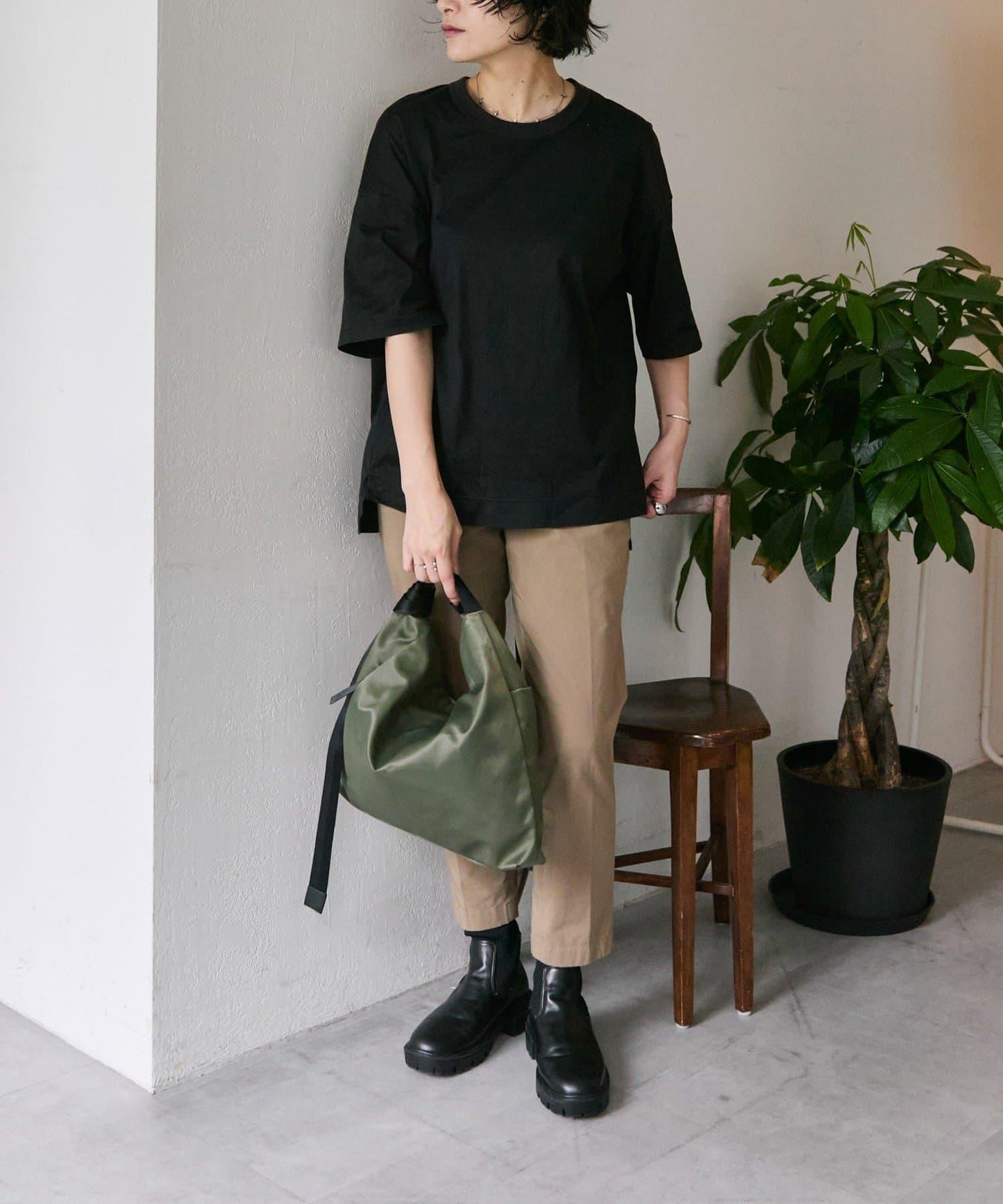 防潑水A4斜挎包