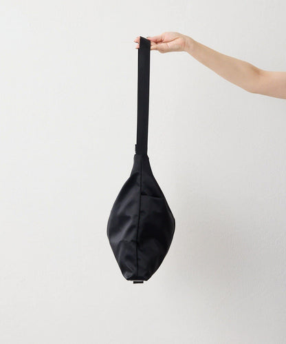 防潑水A4斜挎包