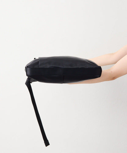 防潑水A4斜挎包