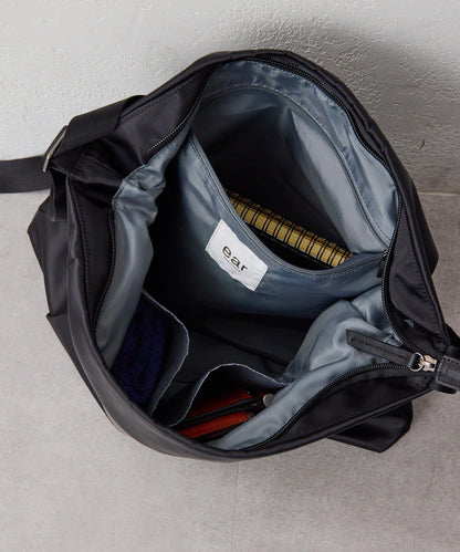 防潑水A4斜挎包