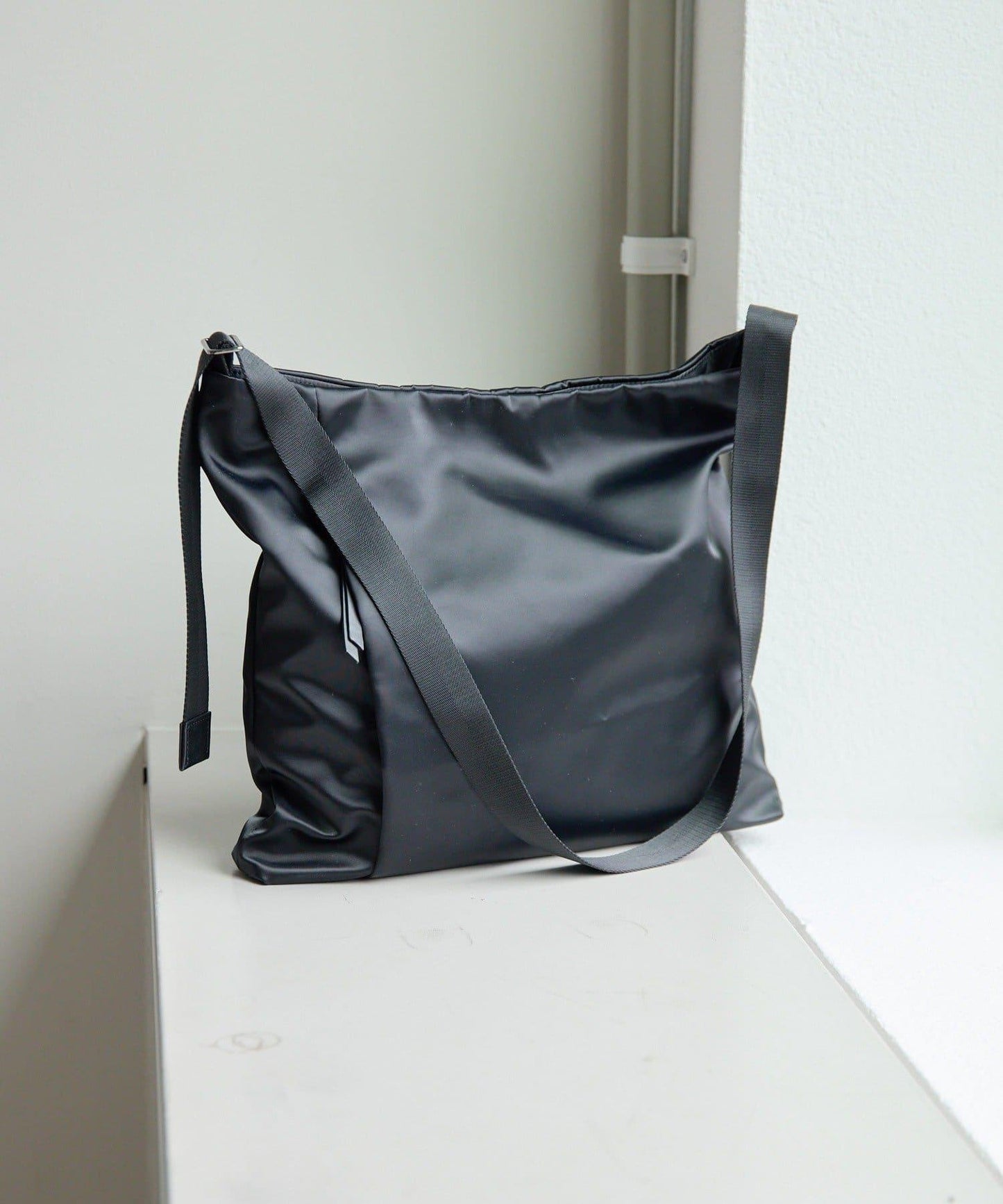 防潑水A4斜挎包