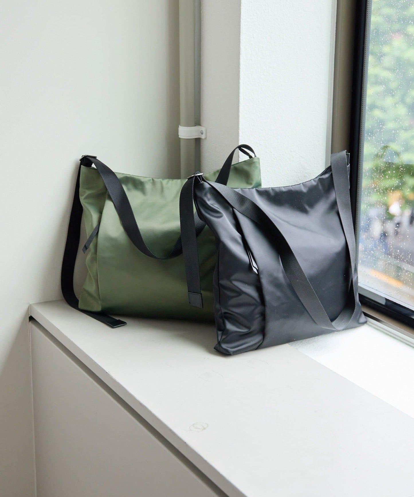 防潑水A4斜挎包